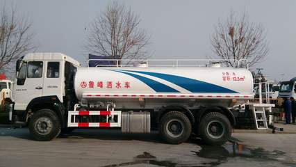 電動(dòng)三輪灑水車 城市清潔的創(chuàng)新力量