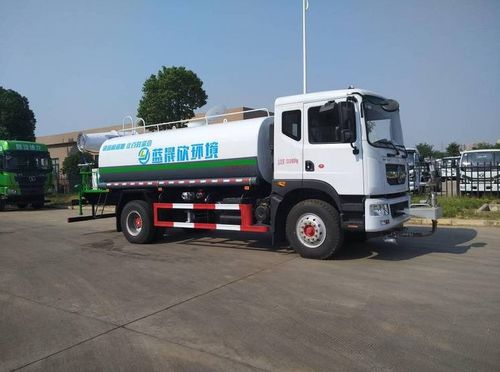 多面手環(huán)保重器 12噸灑水車搭載30米柴油霧炮車全面解析
