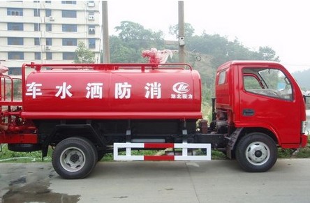 8.9萬將8噸灑水車提走！湖北程力灑水車性價(jià)比解析