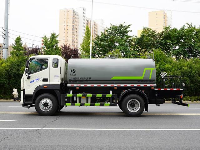 福田奔馳歐曼15方灑水車,好車不貴