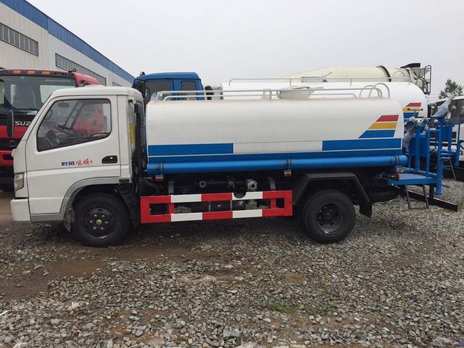 石獅5方灑水車銷售熱線15897611304——專用汽車產品展示